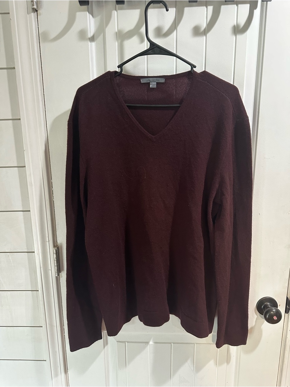 John Varvatos Men's V-Neck Sweater - Bordeaux 100% cashmere